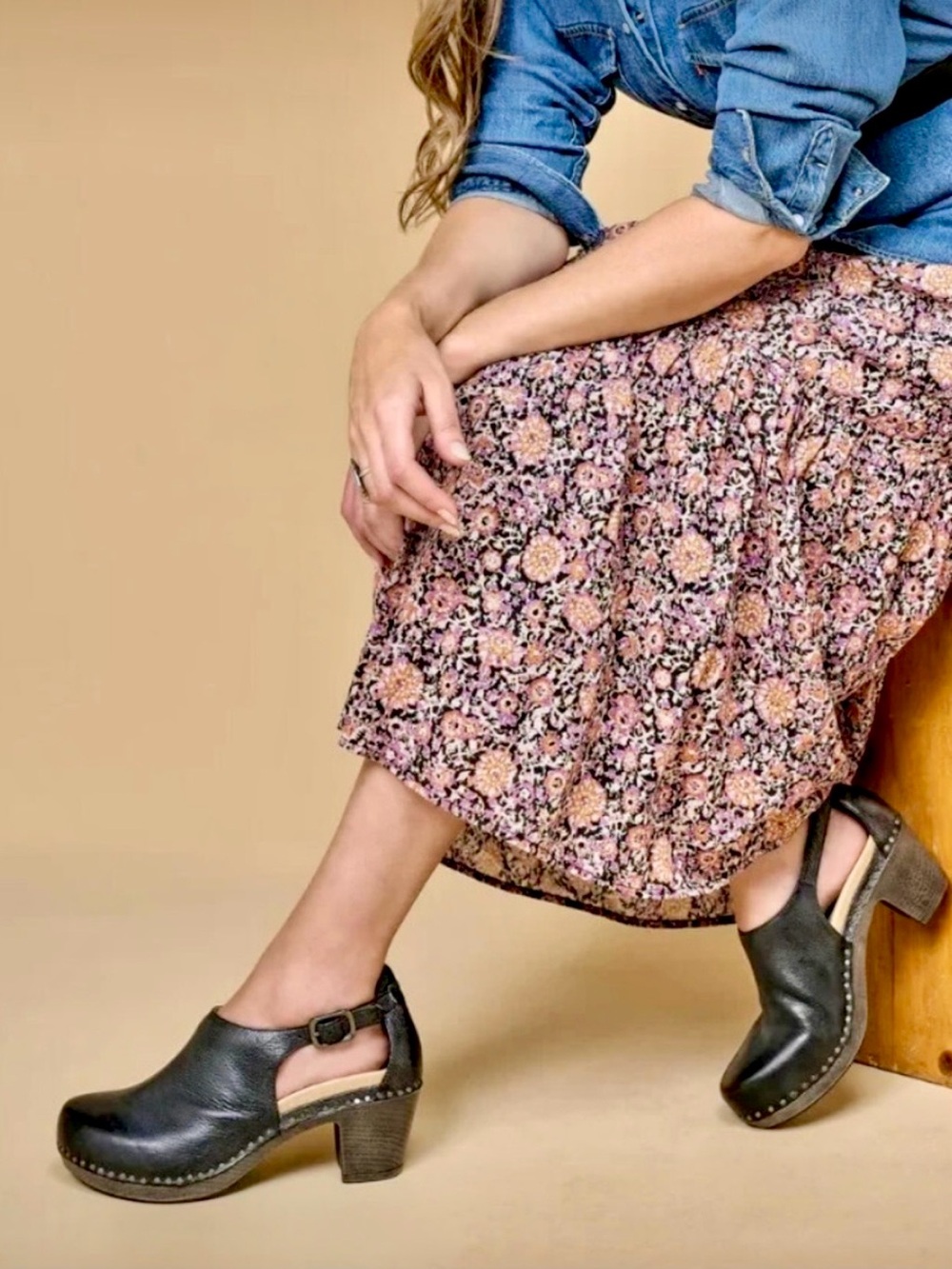 Dansko Sassy Stacked Heel Buckle Strap Clog sz 40 / 10 - Picture 2 of 8